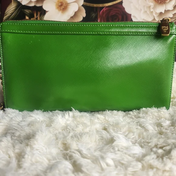 MCM Vibrant Emerald Green Mini Bag with Gold Accents - Picture 2 of 9